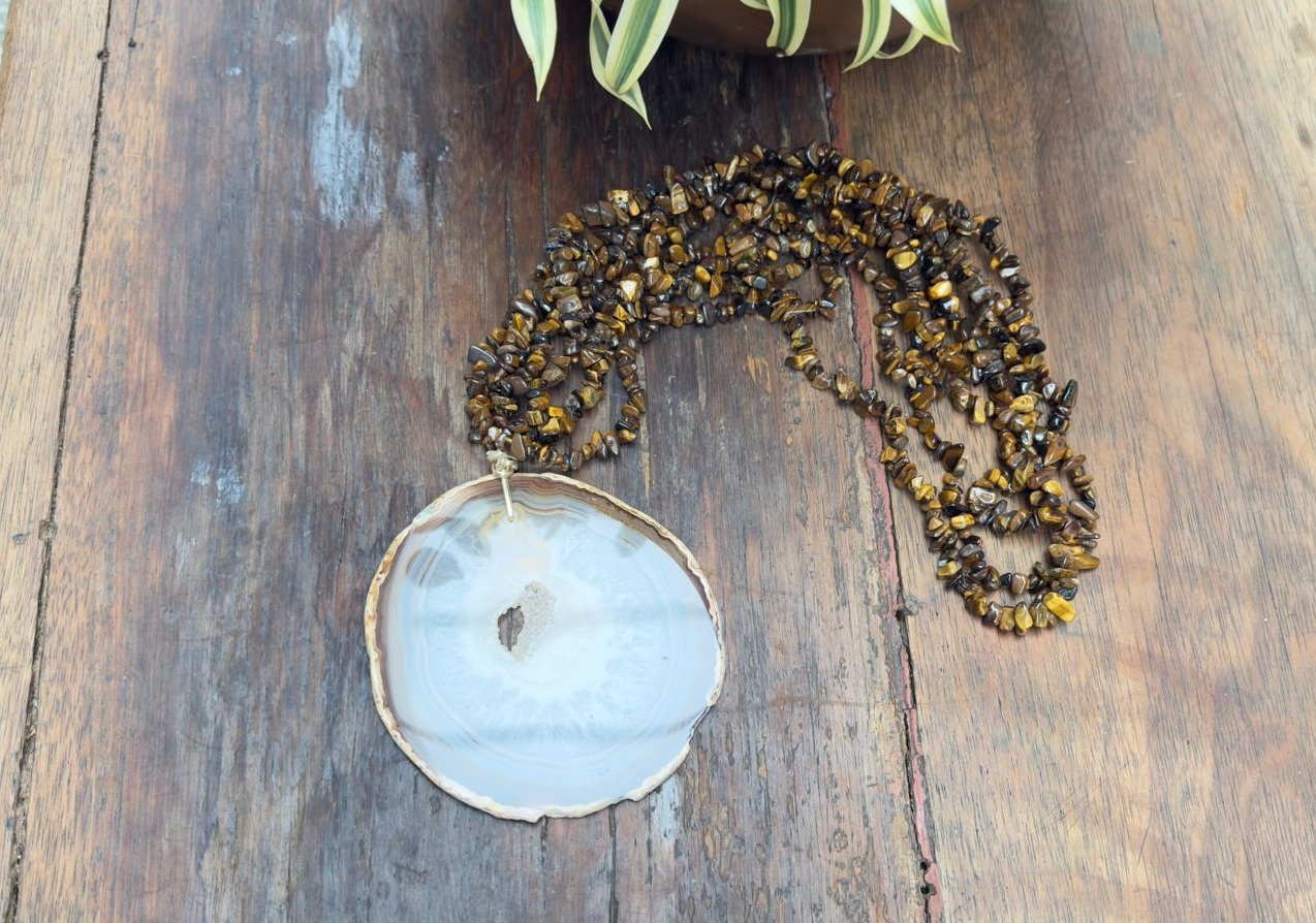 Colar de Mesa com cristais naturais: elegância e energia em Igaratá